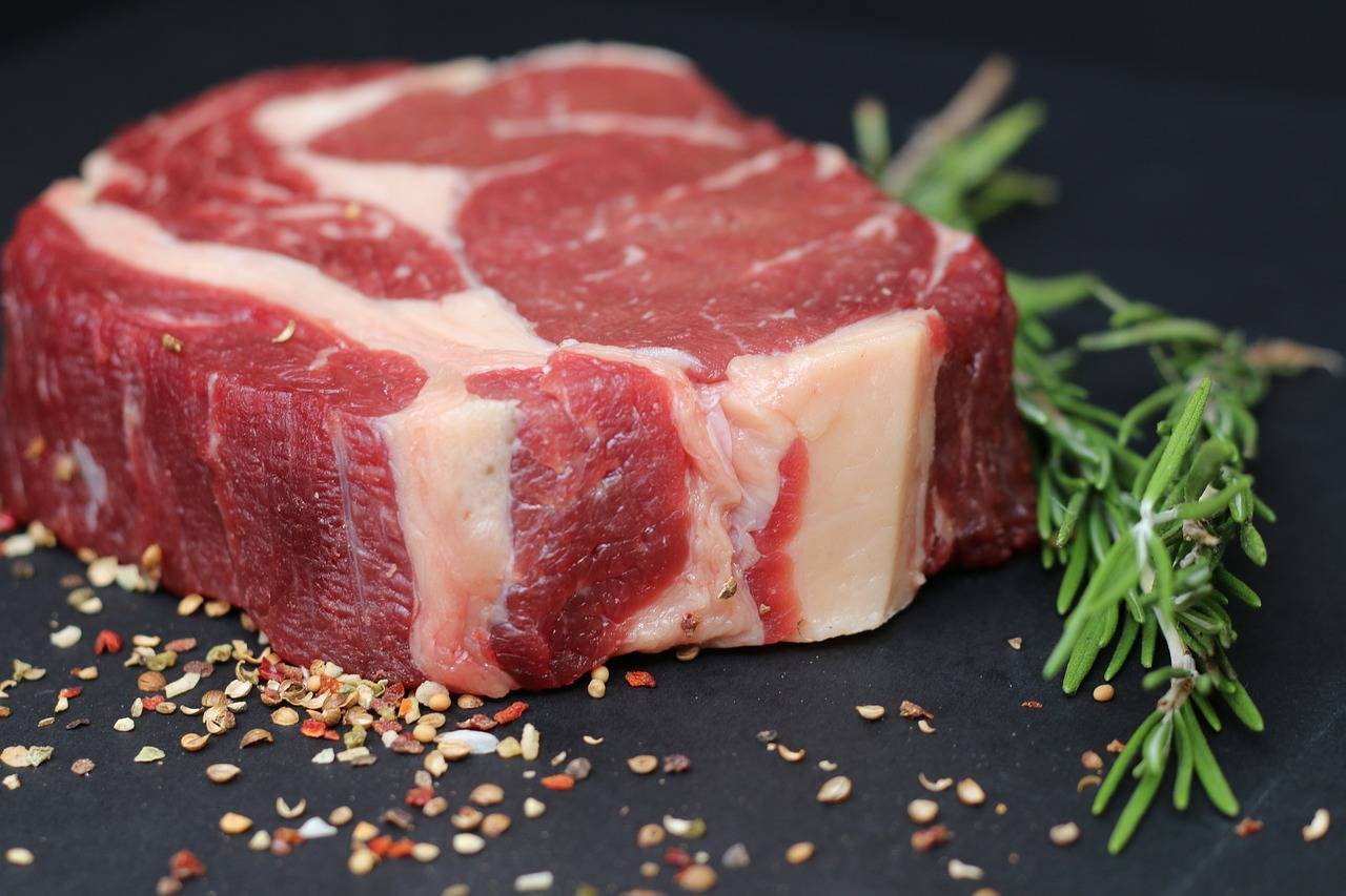 Viande rouge et santé : peut-elle réellement accélérer le vieillissement?