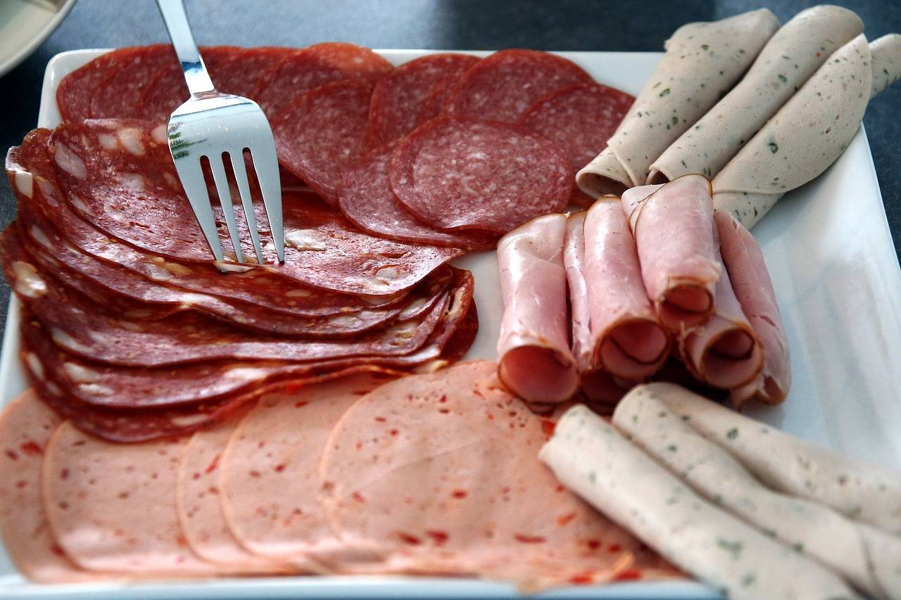 Alerte Santé : Ce plateau de charcuterie pourrait être contaminé à la listéria!