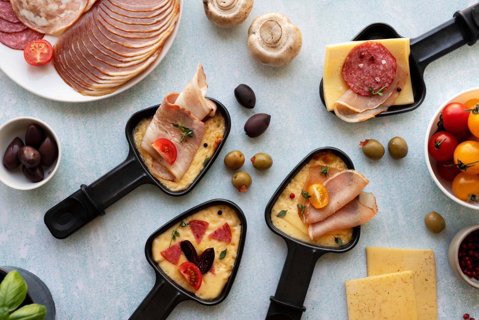 3 raisons qui vous feront choisir la raclette pour le repas du Nouvel An !