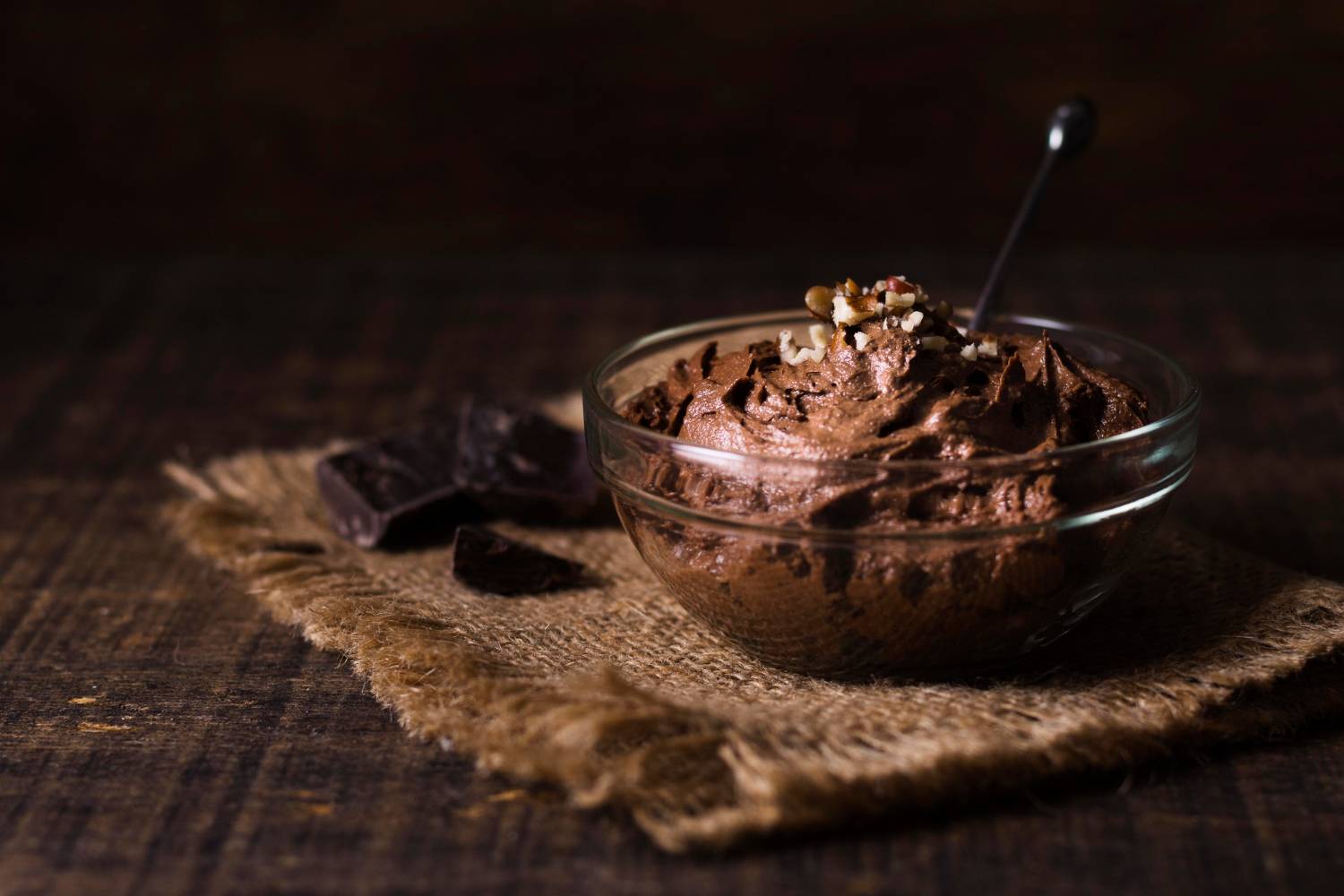 Attention : des morceaux de verre signalés dans des mousses au chocolat