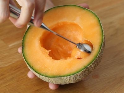 Les astuces des primeurs pour choisir à coup sûr un melon parfaitement sucré et juteux.