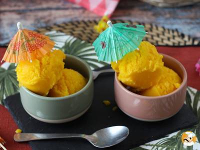 Vous en avez assez du sorbet au citron classique? Cette recette pour les fêtes de fin d'année est faite pour vous : seulement 3 ingrédients et prête en 5 minutes!