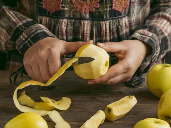 Ne gaspillez plus la peau des pommes : découvrez ses incroyables atouts santé!