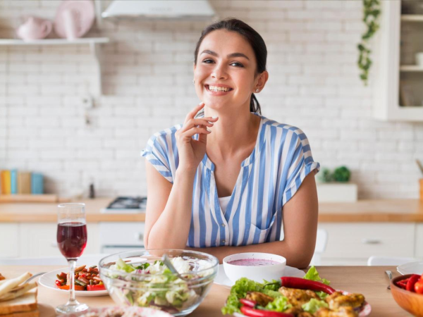 L’alimentation intuitive : pourquoi cette méthode fait parler d’elle dans le monde du bien-être