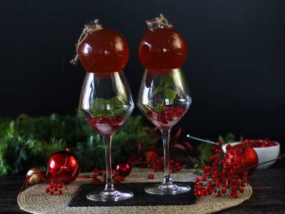 Le cocktail le plus festif dans une boule de Noël!