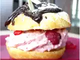 Recette Choux à la mousse de fraise, glaçage au chocolat noir