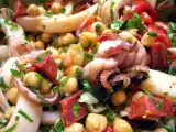 Recette Salade tiède ou froide de calamar, pois chiches et chorizo