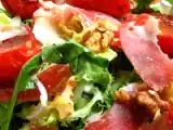 Recette Salade de roquette à la coppa et aux noix agrémentée de tomates séchées maison