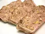 Recette Terrine d'orignal aux dattes, pistaches, romarin et poivre vert