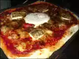 Recette Pizza aux fromages, jambon, oeuf et herbes