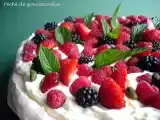 Recette Pavlova de pistaches, crème de citron vert et fruits rouges