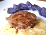 Recette Médaillons dautruche, compotée doignons au vin blanc et vitelo