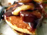 Recette Pancakes à la banane, sauce chocolat au lait