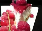 Recette Bavarois au miroir de framboises et fruits rouges.