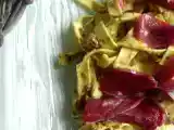 Recette Tagliatelles au pesto, aux noisettes et au magret de canard séché.