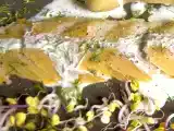 Recette Carpaccio de hareng fumé, sauce à la crème aigre et au poivre-zestes de cédrat.