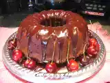 Recette Gâteau bundt double chocolat, cerises fraîches et glace moka