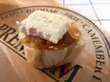 Recette Toast gourmand : camembert sur confit d'oignons