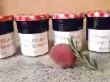 Recette Confiture de pêches de vigne au romarin
