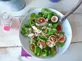 Recette Salade de figues, noix et fromage de brebis. sauce légère au yaourt de soja.