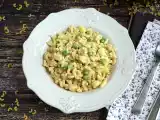 Recette Risotto aux coquillettes, petits pois, courgettes, fromage ail et fines herbes