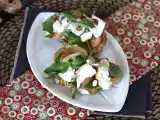 Recette Tartines roquette, pêches rôties et burrata : l'association sucrée-salée super gourmande !