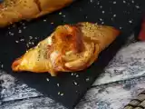Recette Petits pains bateaux façon pizza farcis de sauce tomate, jambon et mozzarella