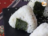 Recette Onigiri au thon, le petit sandwich de riz triangulaire japonais - おにぎり