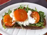 Recette Tartine abricots rôtis, roquette et burrata
