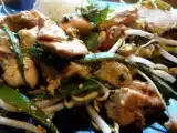 Recette Wok de poulet sauté aux légumes à la citronnelle, coriandre et sésame