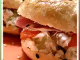 Recette Tits bagels maison au chèvre frais, poivron grillé et jambon cru!