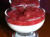 Recette Panna cotta au yogourt et sa compote de fraise et rhubarbe
