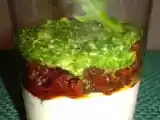 Recette Crème de parmesan, tomates confites et pistou de roquette en verrine