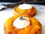 Recette Tartelettes aux abricots compotes et mousse de mascarpone au romarin.