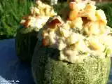 Recette Courgettes rondes farcies à la brousse, lardons et pignons