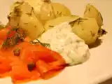 Recette Salade tiède de pommes de terre, saumon fumé et sauce à l'aneth