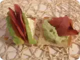 Recette Petits canapés bacon, avocat & chèvre