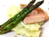 Recette Pavé de saumon et sa purée irlandaise aux asperges juste grillées...