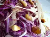 Recette Salade bête comme chou (rouge et blanc)- raisins - pignons grillés