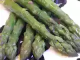 Recette Délicieuses asperges vertes, sauce à l?huile de truffe
