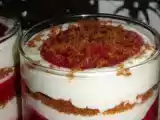 Recette Dés de fraises et leur chantilly de chocolat blanc agrémentés de speculoos