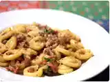 Recette Orecchiette aux saucisses calabraises, oignons rouges, fromage et persil