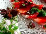 Recette Carpaccio de fraises au poivre de sichuan et miel balsamique