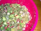 Recette Salade girly : quinoa-avocat-thon-radis-concombre...