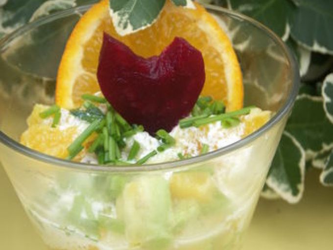 Tartare de saumon frais sur son lit d'avocat - Recette Ptitchef