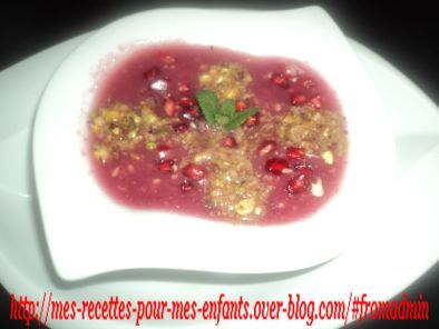 Recette Dessert de soupe de grenade à la menthe et pistache