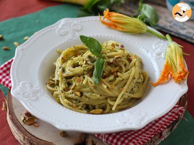 Recette Pâtes aux fleurs de courgettes, ricotta et pistaches