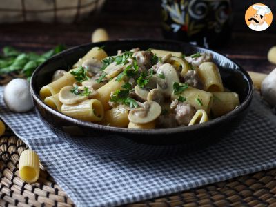 Recette Pâtes crémeuses aux champignons et à la saucisse