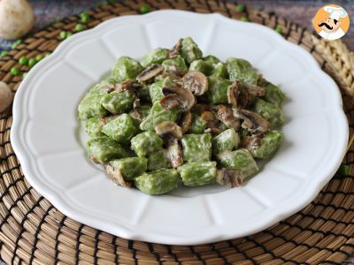 Gnocchi de petits pois à la sauce aux champignons