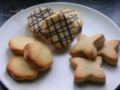 Recette Petits sablés de noël... (cannelle, massepain et vanille)